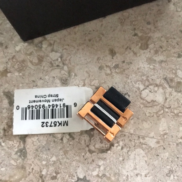 Michael Kors Watch - Picture 6 of 6